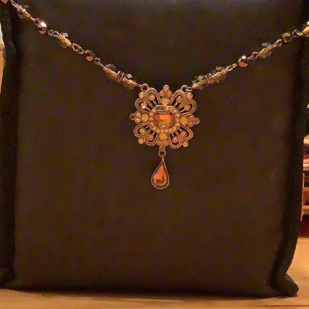 🎱 GUC Avon 2003 Fashion Necklace